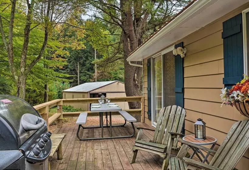 Great Valley Home W/ On Site Pond, 7 Mi To Skiing!