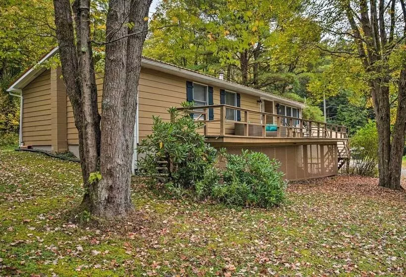 Great Valley Home W/ On Site Pond, 7 Mi To Skiing!