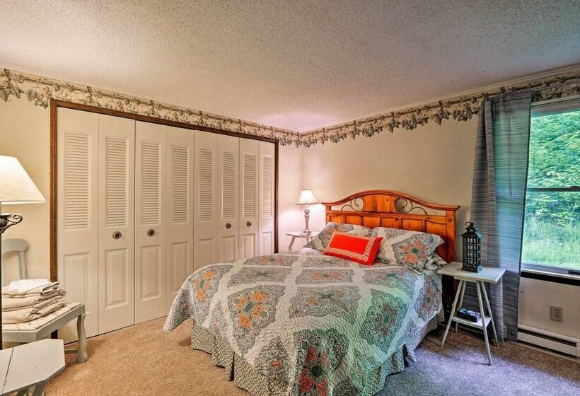 Great Valley Home W/ On Site Pond, 7 Mi To Skiing!