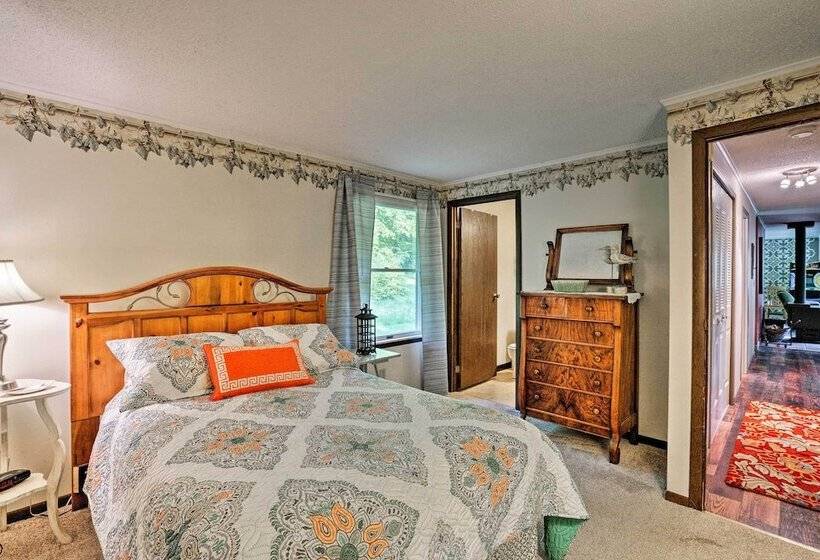 Great Valley Home W/ On Site Pond, 7 Mi To Skiing!