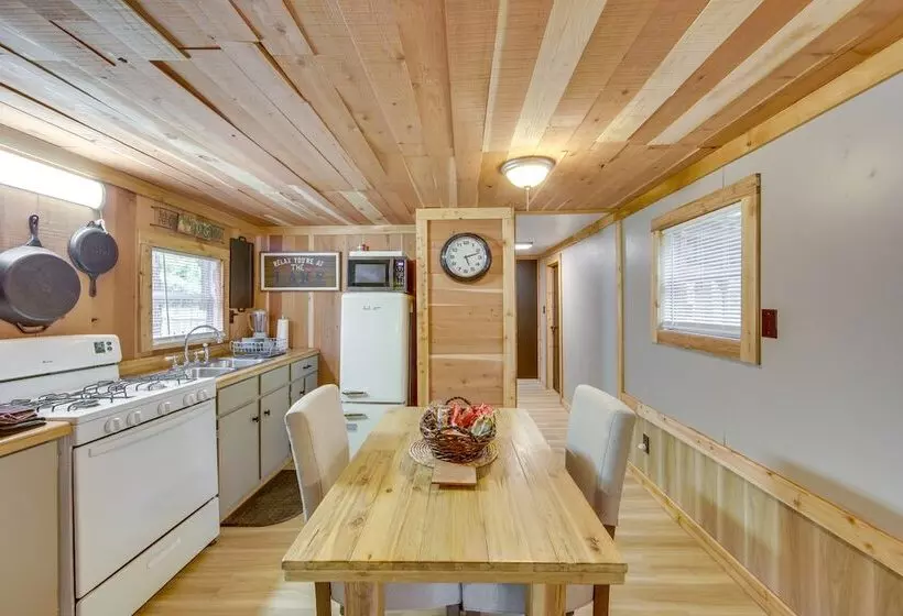 Hemphill Home W/ Community Perks < 1 Mi To Water!