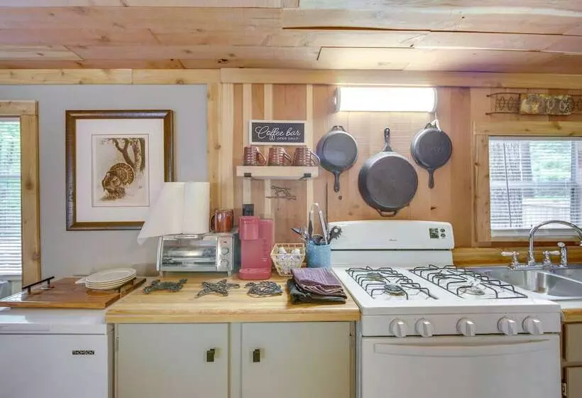 Hemphill Home W/ Community Perks < 1 Mi To Water!