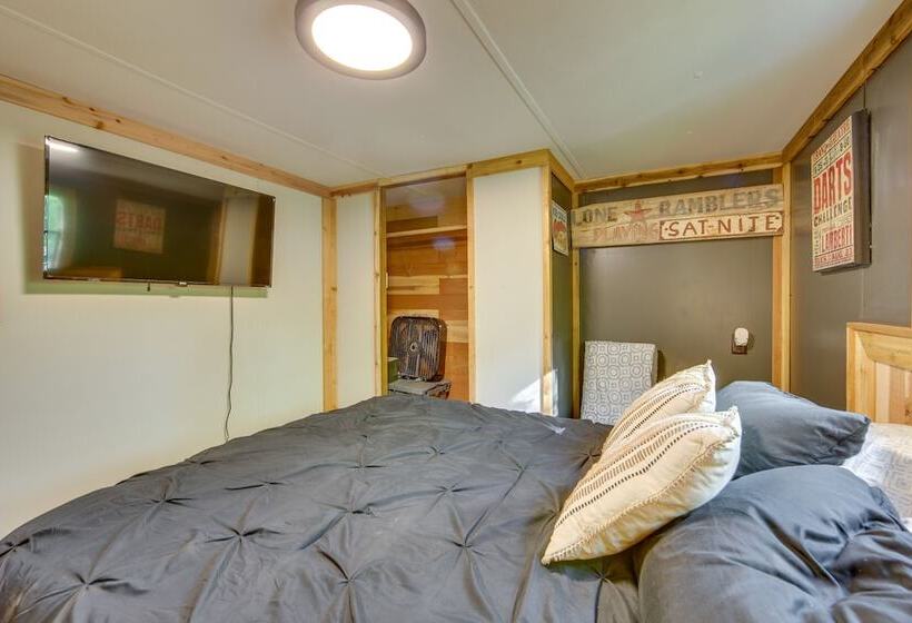 Hemphill Home W/ Community Perks < 1 Mi To Water!