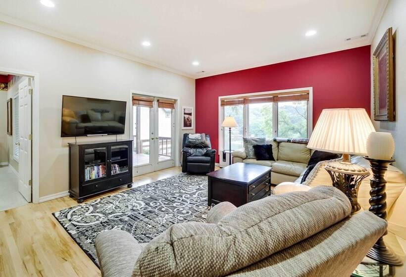 Home In Bella Vista W/ Deck & Lake Windsor Views!