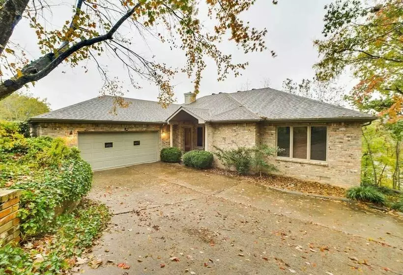 Home In Bella Vista W/ Deck & Lake Windsor Views!