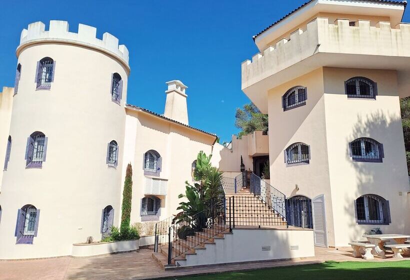 هتل El Castillo La Manga Club