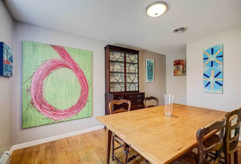 House Of Art  Group Escape By Parks & Lake!