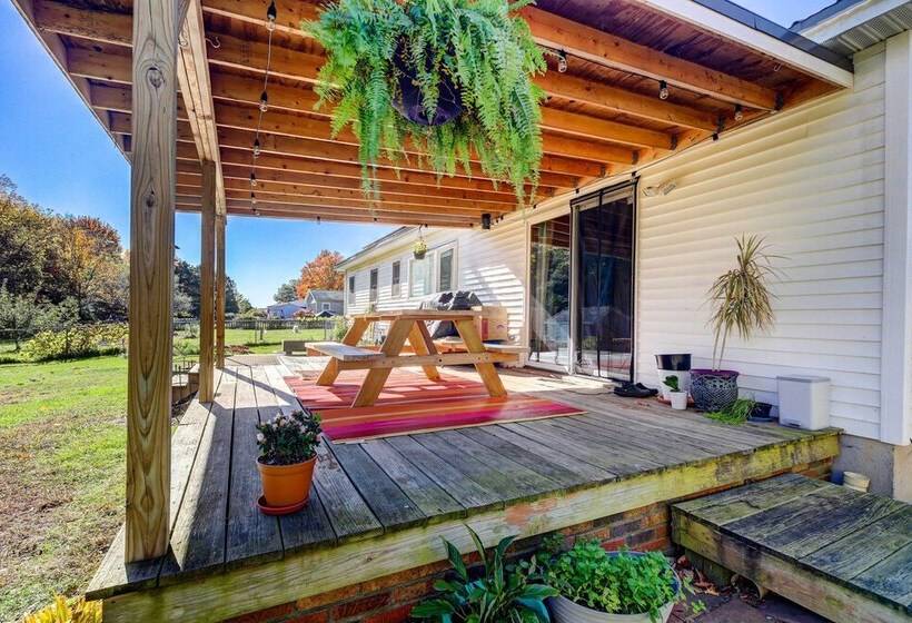 House Of Art  Group Escape By Parks & Lake!