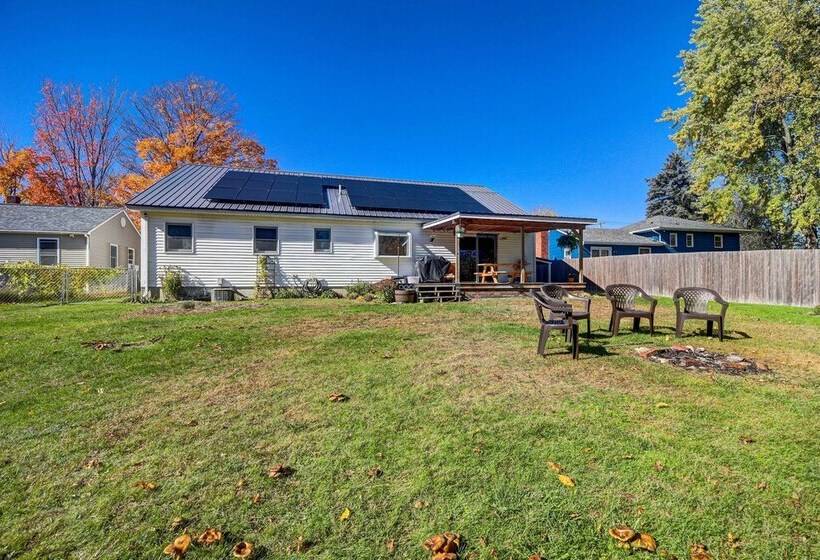 House Of Art  Group Escape By Parks & Lake!