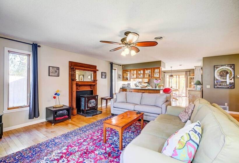 House Of Art  Group Escape By Parks & Lake!