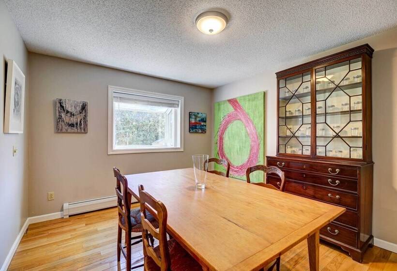 House Of Art  Group Escape By Parks & Lake!