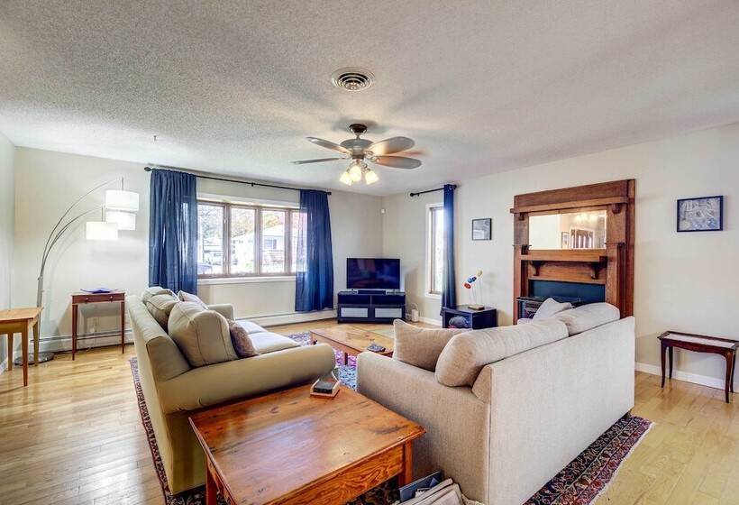 House Of Art  Group Escape By Parks & Lake!