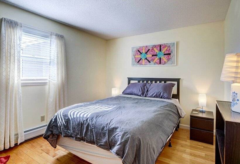 House Of Art  Group Escape By Parks & Lake!