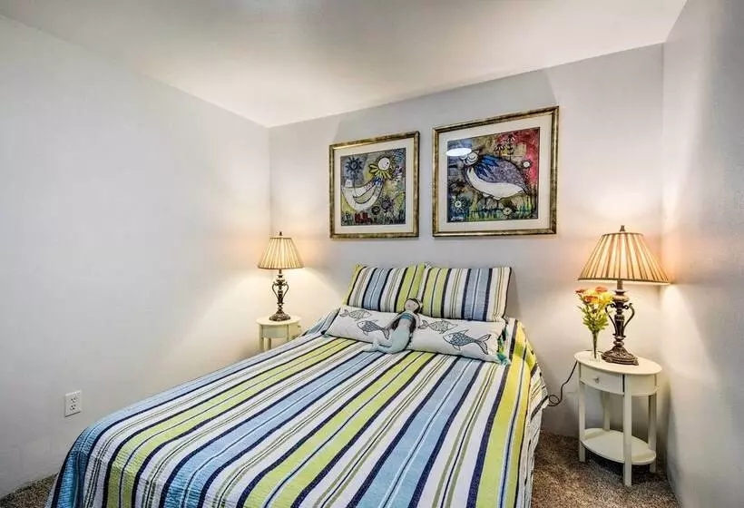 Inviting Lake Sutherland Home: Kayaks + View!