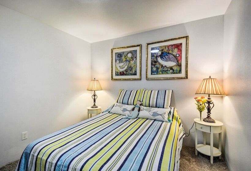 Inviting Lake Sutherland Home: Kayaks + View!