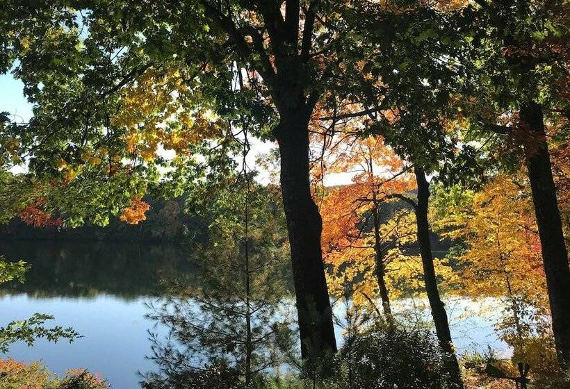 Lakefront Granby Escape W/ Private Dock & Kayaks!