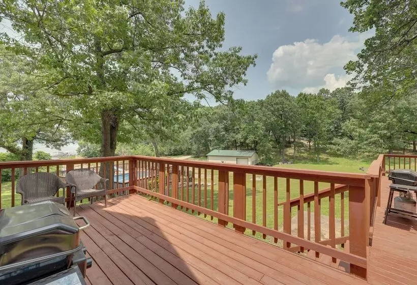 Dock & Pool Access: Lakefront Grove Home!