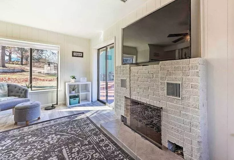 Dock & Pool Access: Lakefront Grove Home!