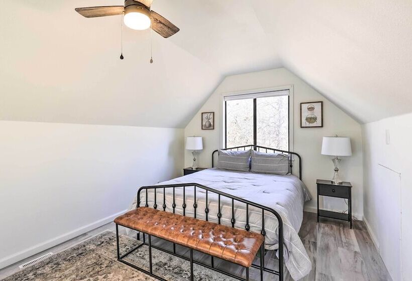 Dock & Pool Access: Lakefront Grove Home!