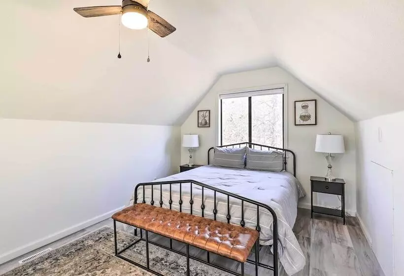 Dock & Pool Access: Lakefront Grove Home!