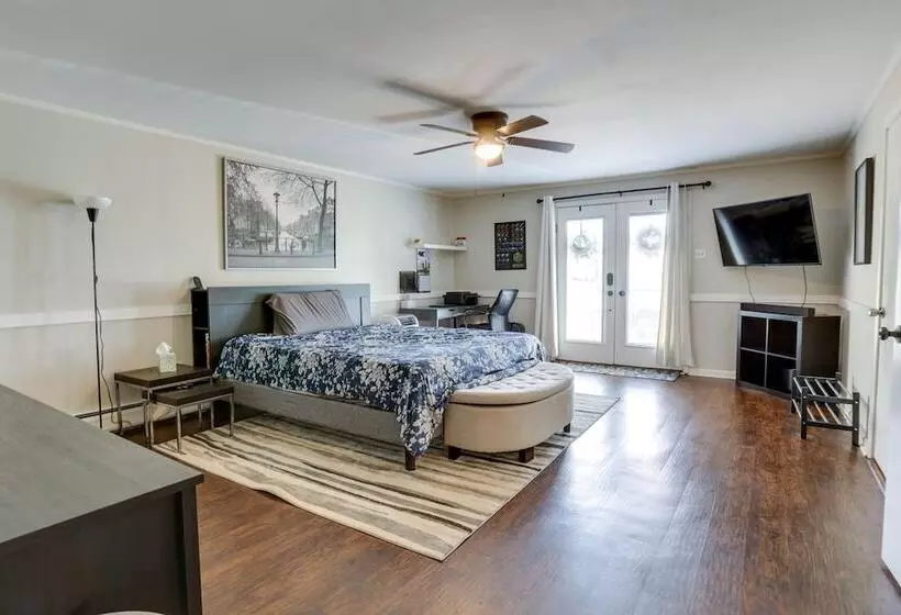 Lawrenceburg Family Home W/ Seasonal Pool!