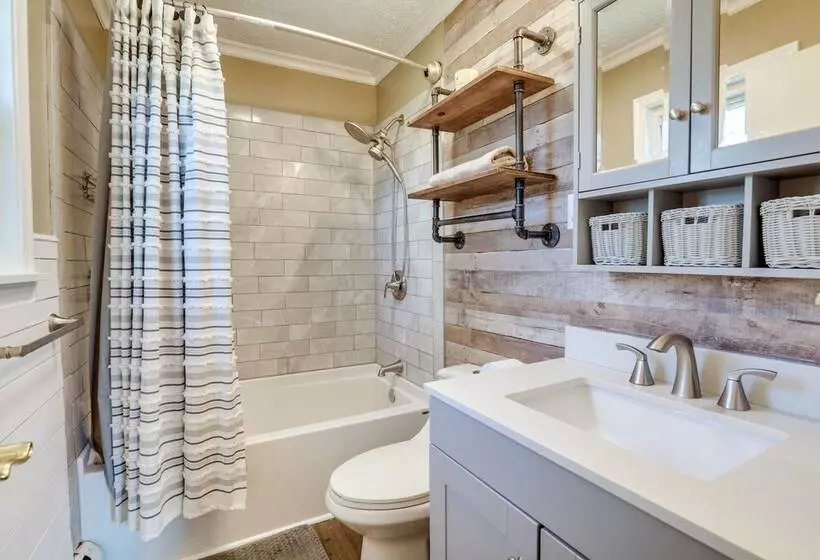 Lawrenceburg Family Home W/ Seasonal Pool!