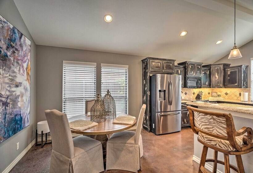 Luxe Midland Retreat W/ Patio, Grill & Yard!