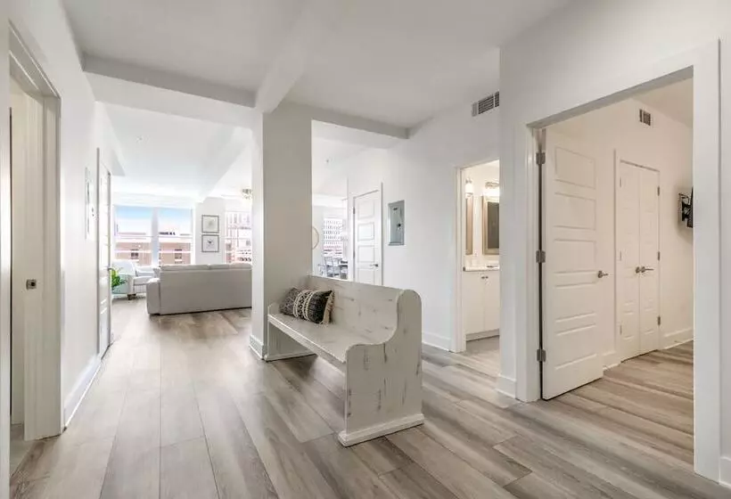 Luxury 4 Bedroom Condo Short Walk To Bourbon Street