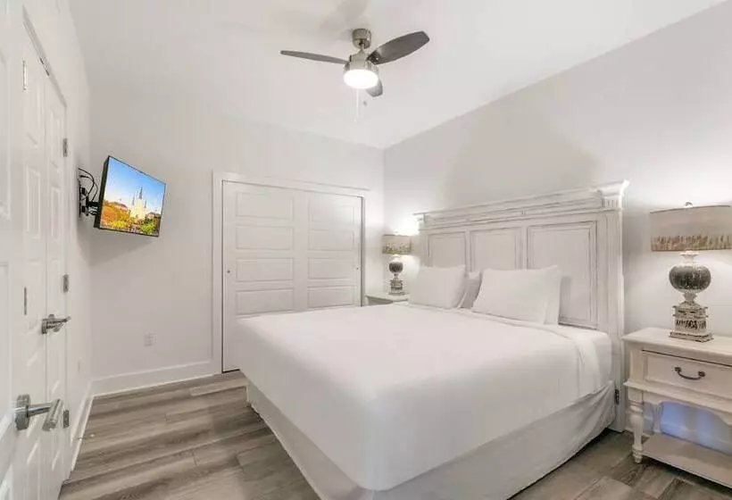 Luxury 4 Bedroom Condo Short Walk To Bourbon Street