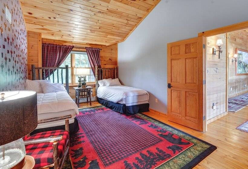 Luxury Log Cabin W/ Ev Charger & Mtn Views!