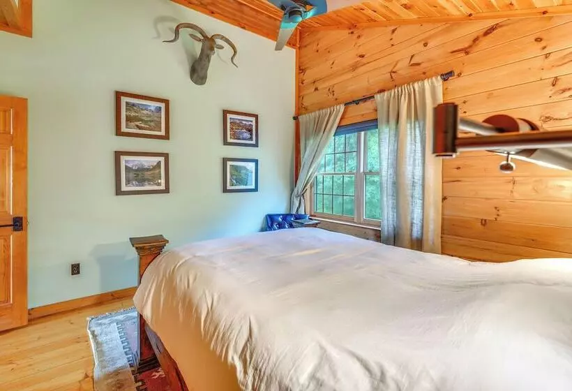 Luxury Log Cabin W/ Ev Charger & Mtn Views!