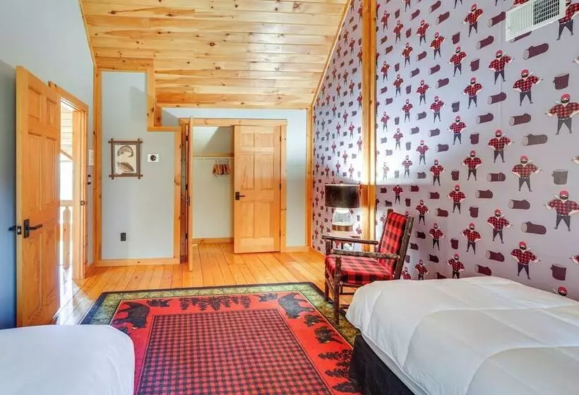 Luxury Log Cabin W/ Ev Charger & Mtn Views!