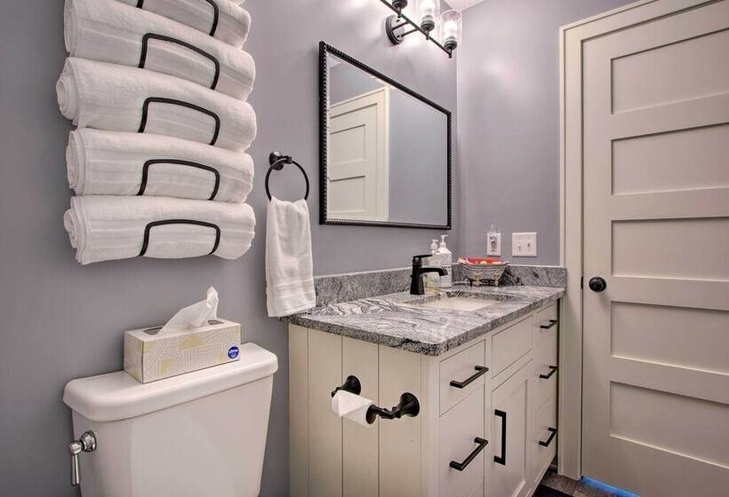 Modern Beachfront Oasis In Stockholm W/ Dock!