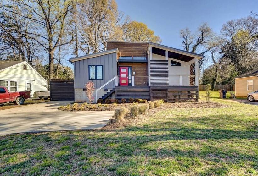 Modern Home With Yard 3 Mi To Uptown Charlotte!