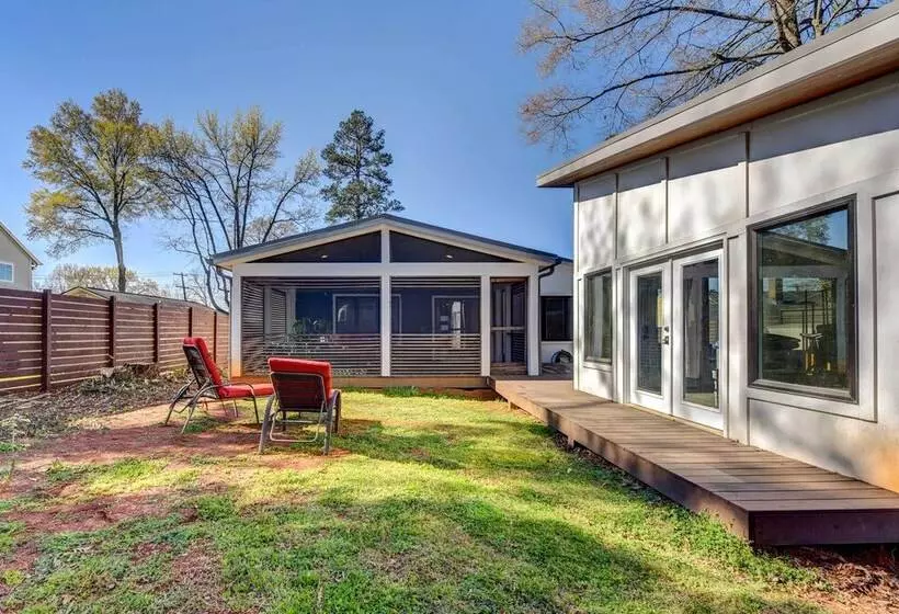 Modern Home With Yard 3 Mi To Uptown Charlotte!