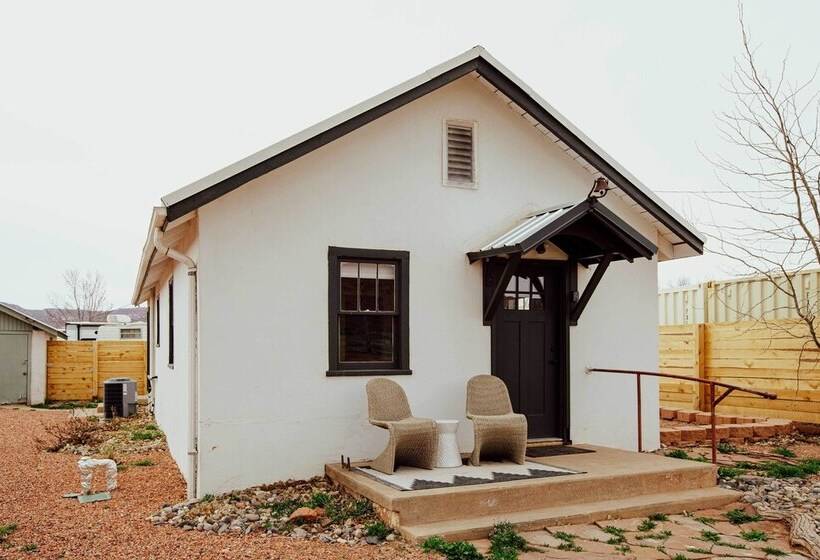 Modern Kanab Cottage W/ View < 1 Mi To Hiking!