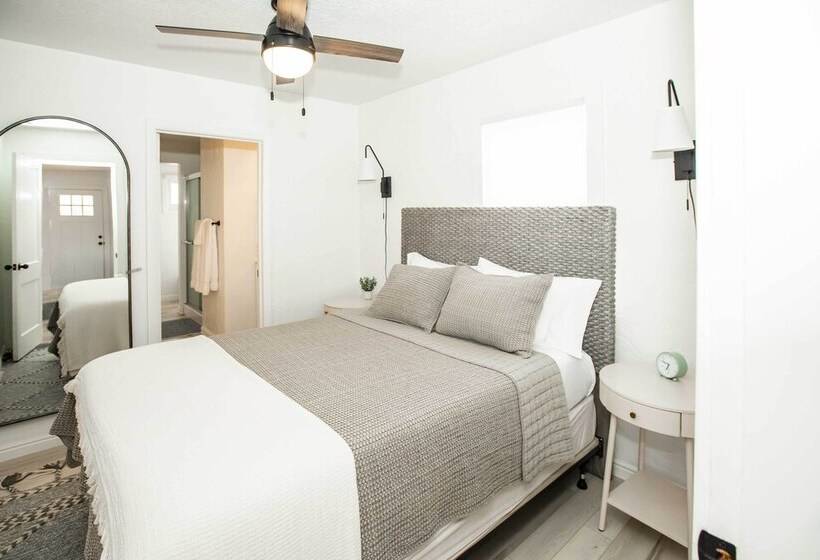 Modern Kanab Cottage W/ View < 1 Mi To Hiking!