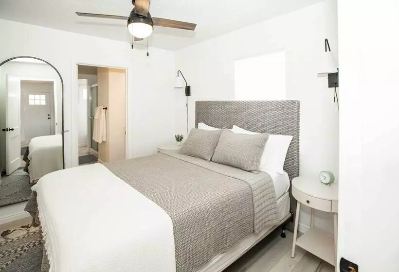 Modern Kanab Cottage W/ View < 1 Mi To Hiking!