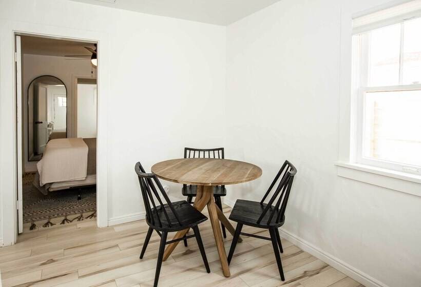 Modern Kanab Cottage W/ View < 1 Mi To Hiking!