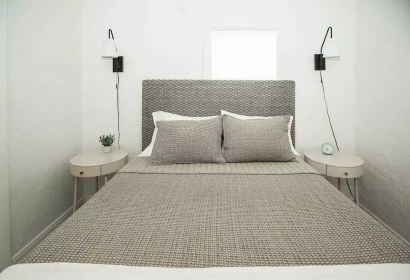 Modern Kanab Cottage W/ View < 1 Mi To Hiking!