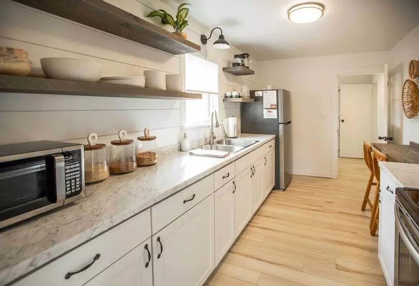 Modern Kanab Cottage W/ View < 1 Mi To Hiking!