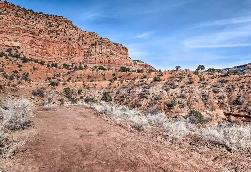 Modern Kanab Cottage W/ View < 1 Mi To Hiking!