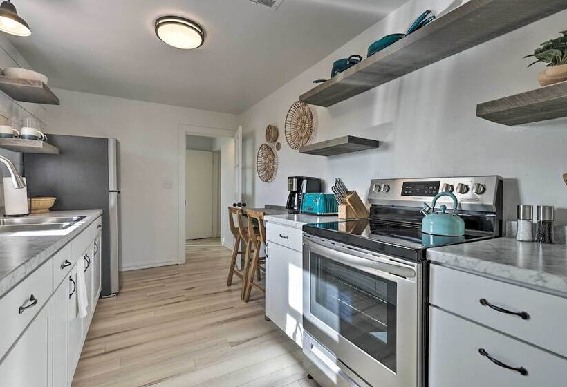 Modern Kanab Cottage W/ View < 1 Mi To Hiking!