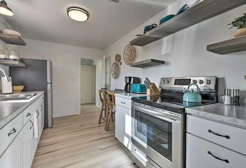 Modern Kanab Cottage W/ View < 1 Mi To Hiking!