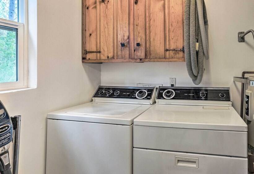 Peaceful Cabin W/ Mtn + River Views, Fire Pit