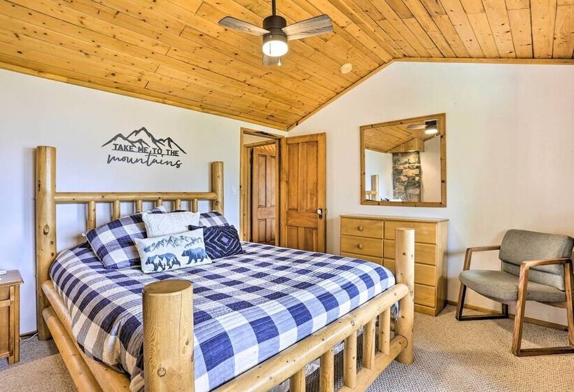 Peaceful Cabin W/ Mtn + River Views, Fire Pit