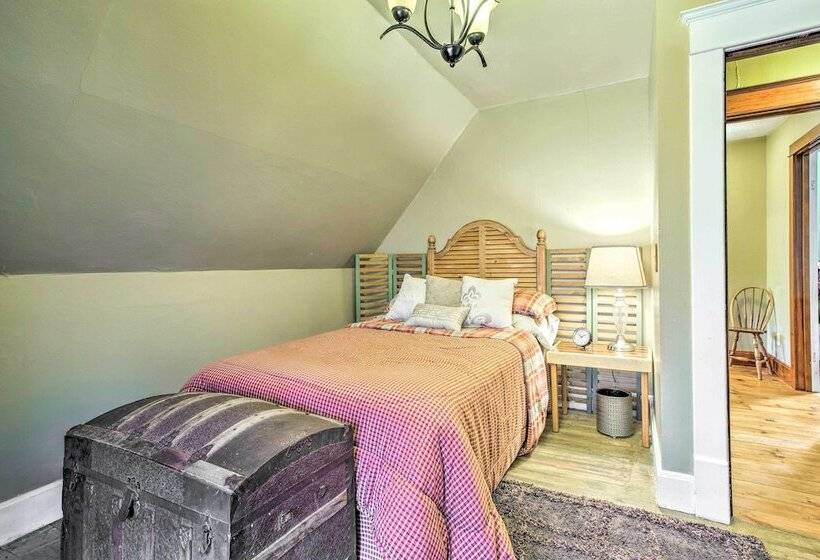 Pet Friendly Osseo Home W/ Fire Pit & Yard!