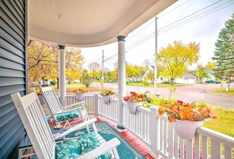 Pet Friendly Osseo Home W/ Fire Pit & Yard!