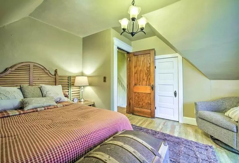 Pet Friendly Osseo Home W/ Fire Pit & Yard!