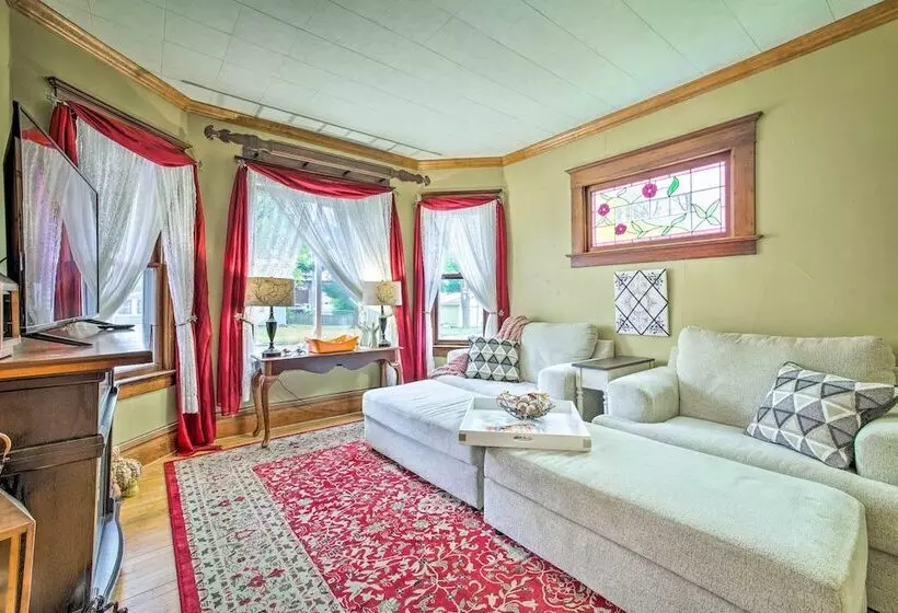 Pet Friendly Osseo Home W/ Fire Pit & Yard!